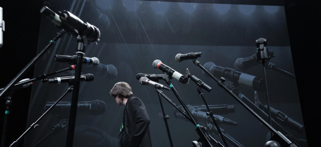 Jezik kopačke, 06.10.2025